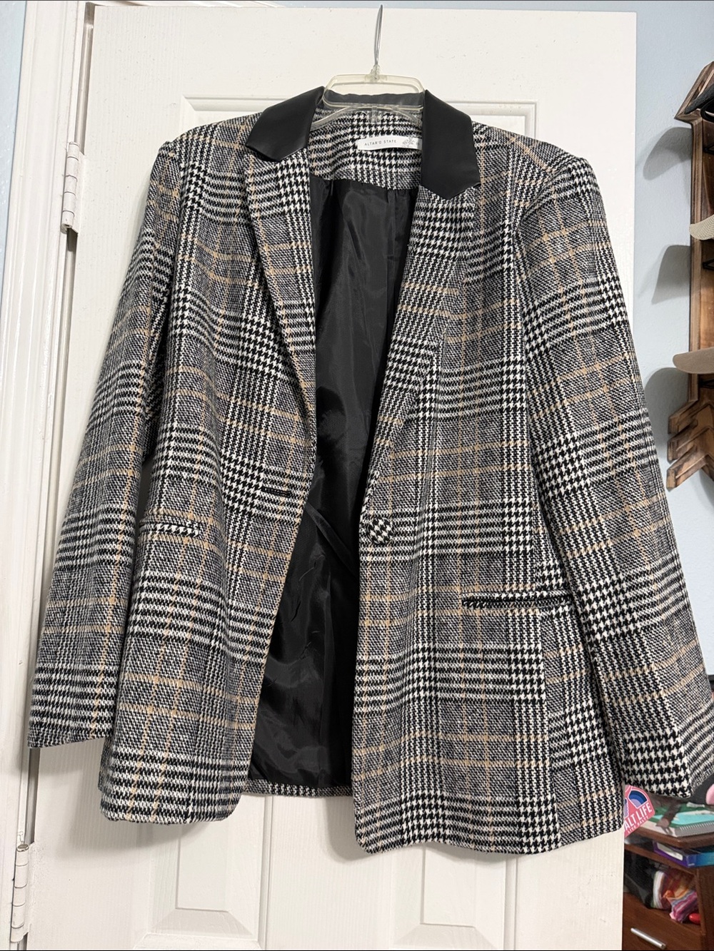Altar’d state plaid blazer